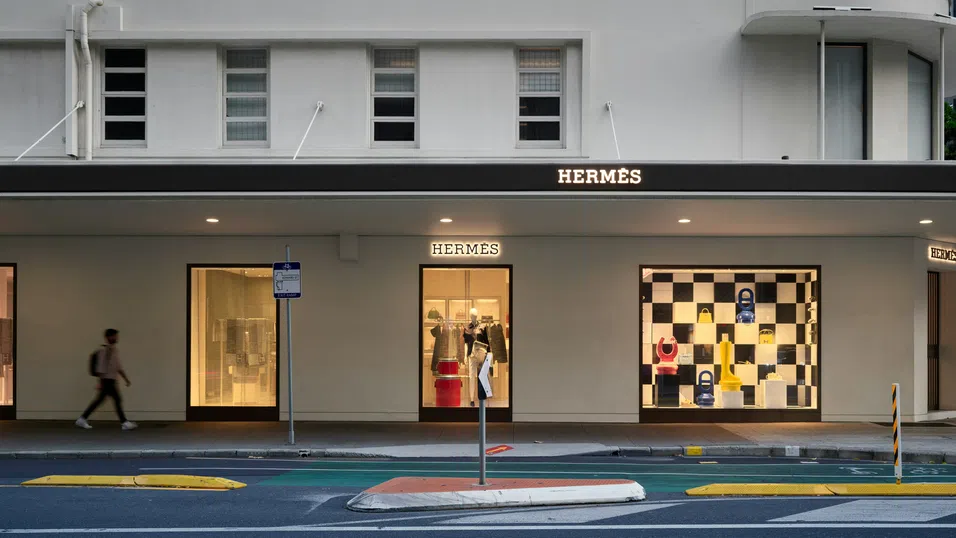 Hermès отчете силно тримесечие, но вдига цените за САЩ в отговор на митата