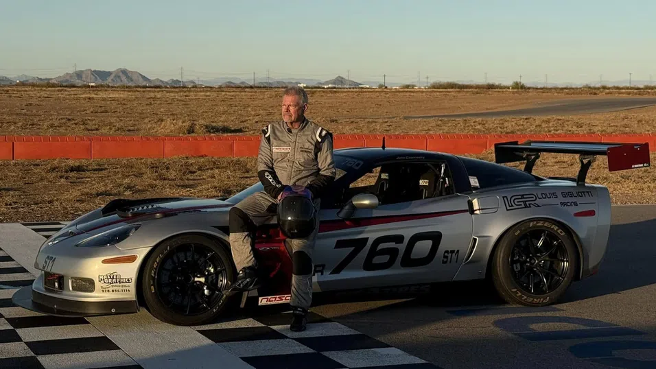 На 62, зад волана и без спирачки: Джон Чарнецки контролира скоростта в живота си