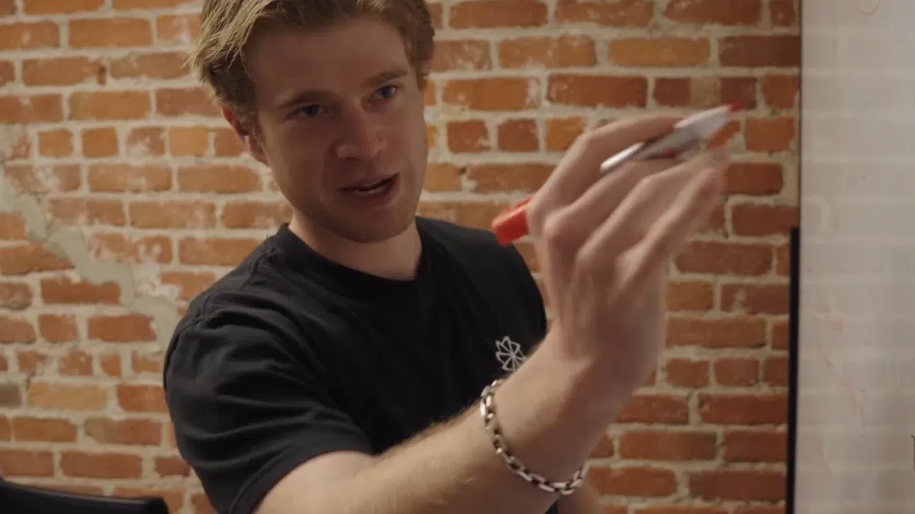 Инвеститор го предизвиква да напусне университета. Днес той изгражда AI стартъп за $1,5 млрд.