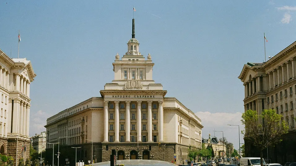 НС се събира на извънредно заседание във вторник заради пенсиите