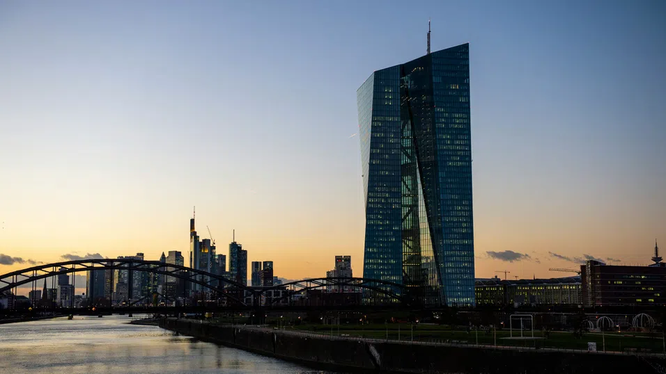 Последователни намалявания на лихвите не са желателни, предупреди член на ЕЦБ