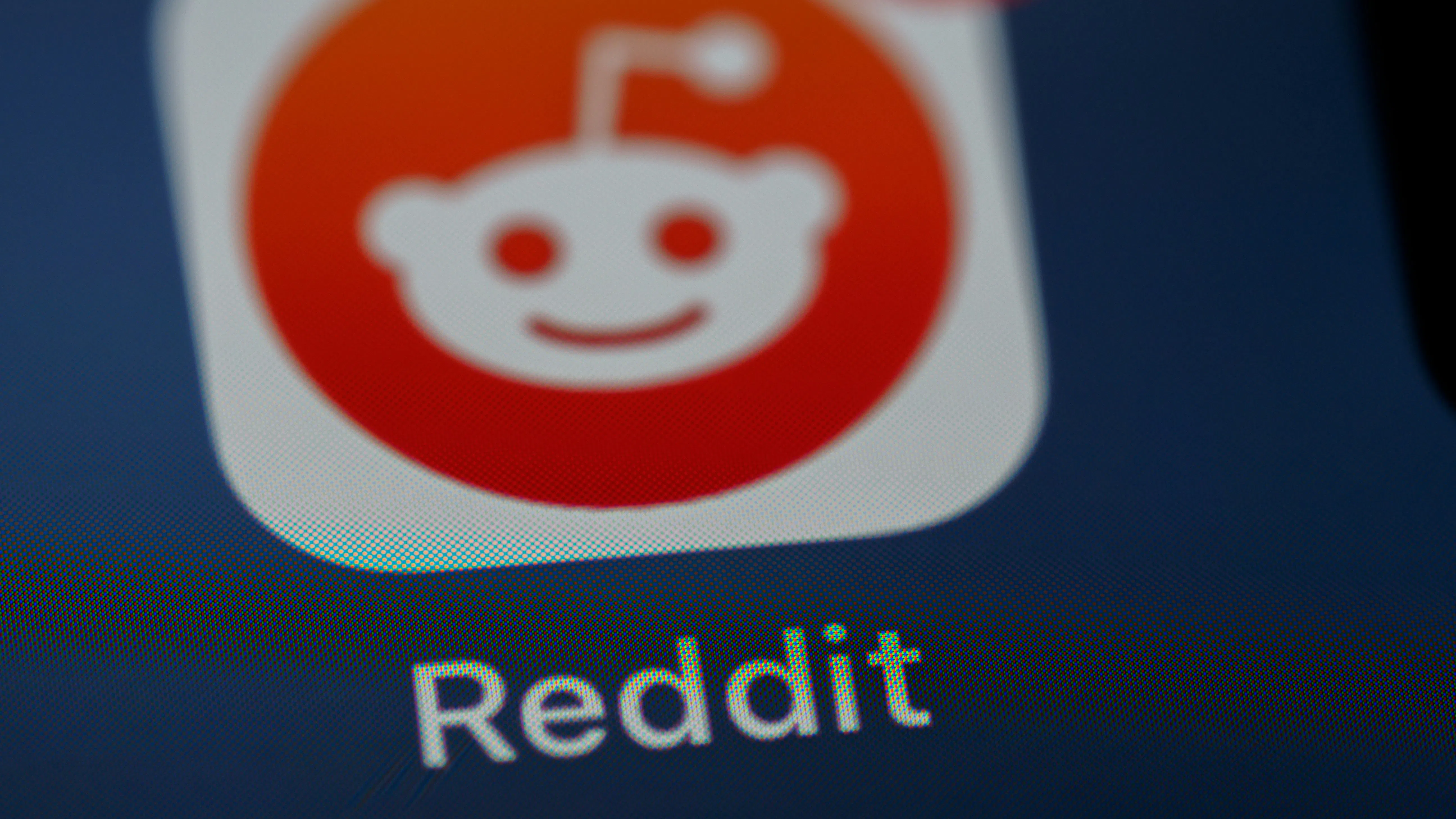 OpenAI ще обучава инструментите си с данни от Reddit