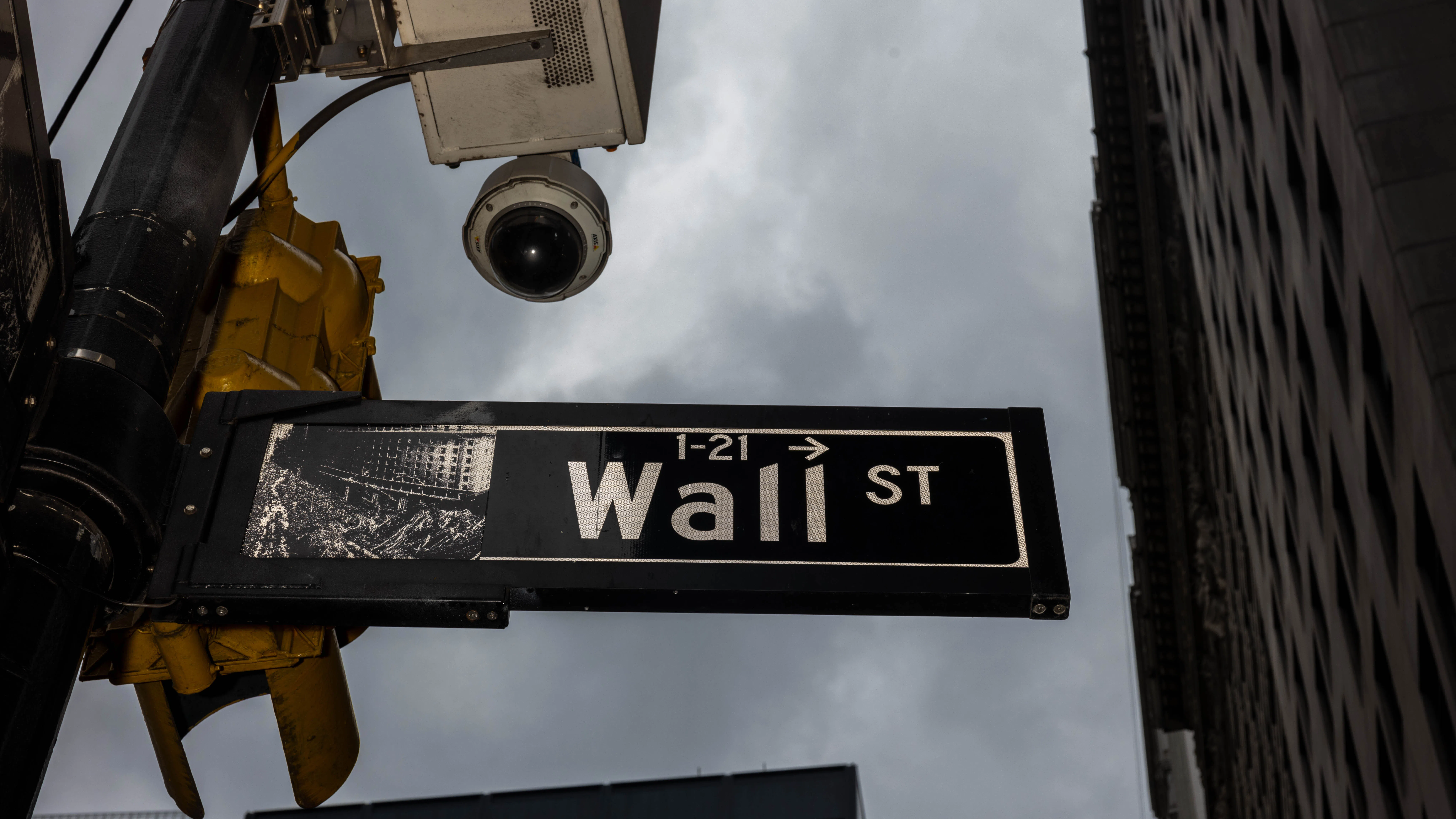 Инвеститорите на Уолстрийт се страхуват, че спокойствието на пазарите няма как да продължи