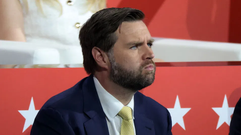 Идиотската Германия и ислямистката Великобритания: Какво мисли вицето на Тръмп за Европа