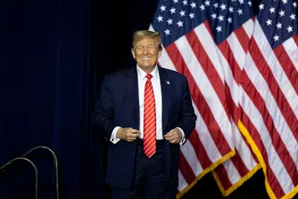 Президентът е фен на газираната напитка и дори е инсталирал червен бутон на бюрото си в Овалния кабинет, за да може незабавно да му бъде сервирана, когато има нужда