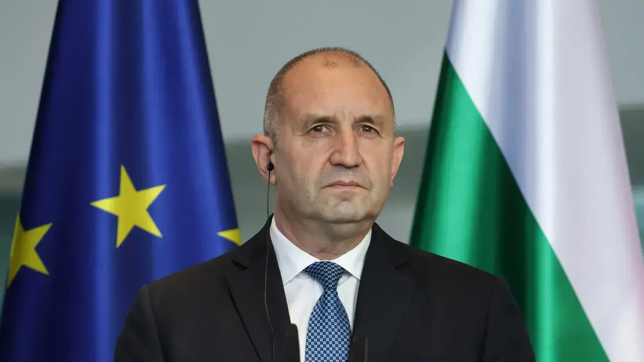 Румен Радев: Няма противоречие в позицията на правителството по отношение на войната в Украйна
