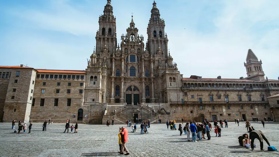 Сантяго де Компостела губи магията си, смазан от свръхтуризъм