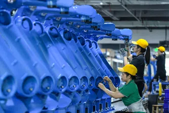 Роботизация и AI преобразуват китайската икономика в живо време