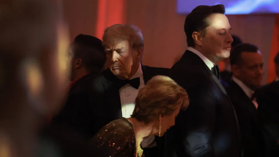 Акционерите на Tesla искат обяснение за политическото поведение на Мъск