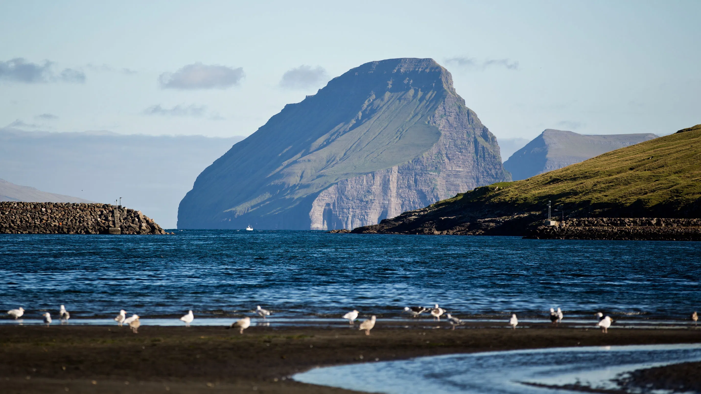 Арктическите лидери предупреждават за нарастващ риск от хибридна война в далечния север