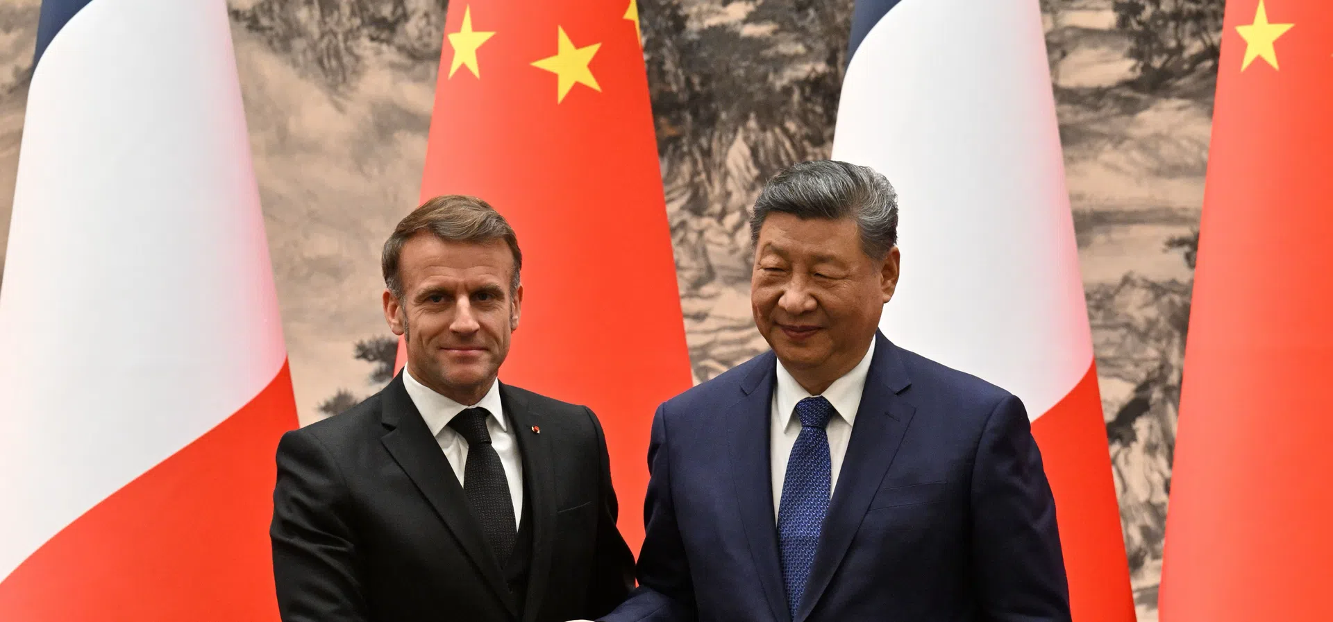 Макрон: „Търговските дисбаланси с Китай тласкат Европа към сериозен конфликт“