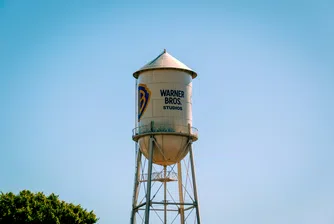 Джаред Къшнър се оттегля от офертата на Paramount за Warner Bros