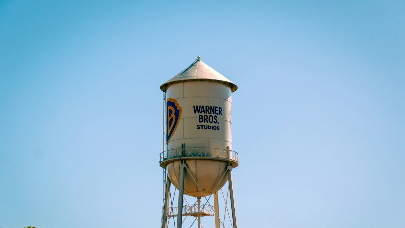 Джаред Къшнър се оттегля от офертата на Paramount за Warner Bros