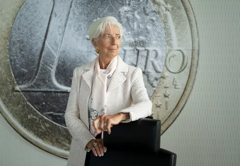 Ролята на Макрон в драмата с наследяването на Лагард начело на ЕЦБ