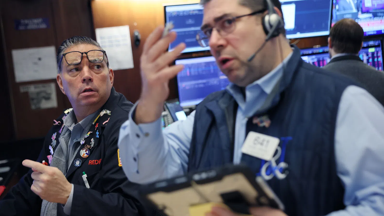 Скъпият петрол наказва Уолстрийт с четвърта поредна седмица на загуби