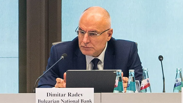 Димитър Радев, БНБ: Влизането в еврозоната по-късно през 2025 г. е възможен и по-вероятен сценарий