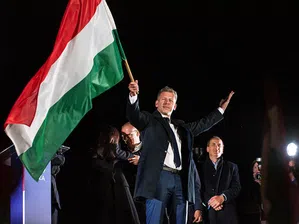 Ерата на Орбан приключи за миг, а новият премиер на Унгария бърза да навакса изгубеното време