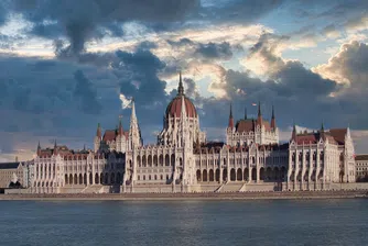 Резултатите сочат, че Tisza е особено популярна сред по-младите с 58% подкрепа сред гражданите под 40 години, докато мнозинството над 50 години подкрепят Fidesz