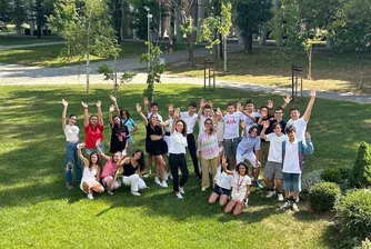 Когато лайковете тежат повече от фактите, критичното мислене не е лукс, а необходимост