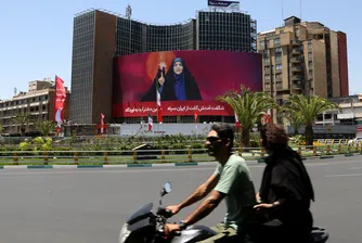 Героизъм или пропаганда? Как иранската тв водеща Сахар Емами се превърна в символ на съпротивата