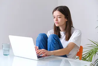 Тийнейджърите в САЩ са жадни за лятна работа, но пазарът на труда е пресъхнал