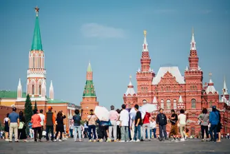 Русия твърди, че икономиката ѝ е силна – и уволнява водещ експерт, който мисли обратното