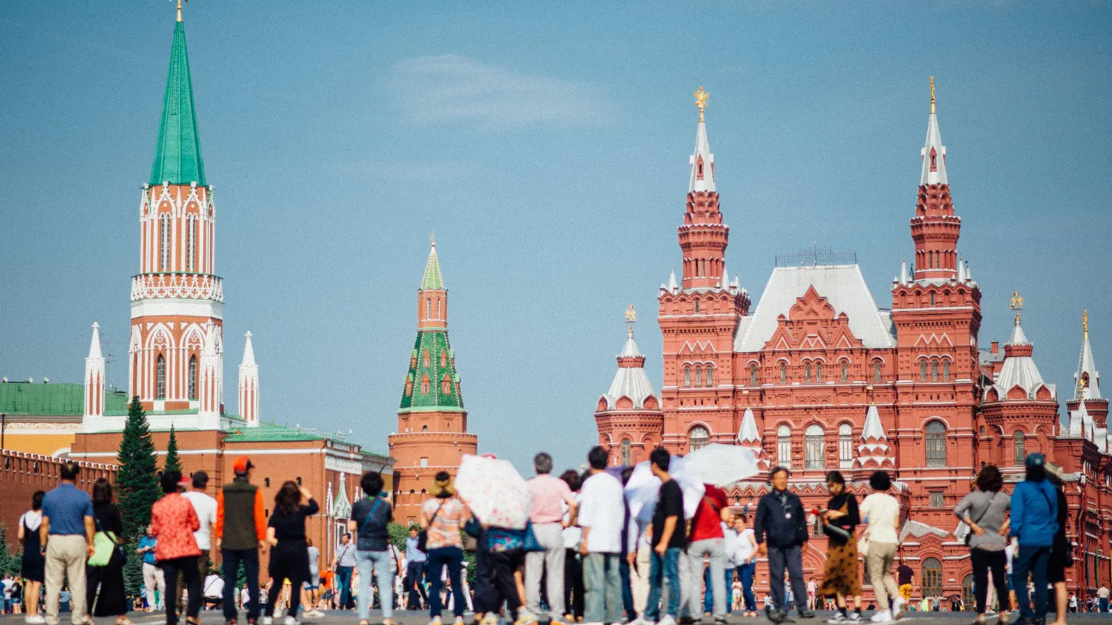 Русия твърди, че икономиката ѝ е силна – и уволнява водещ експерт, който мисли обратното
