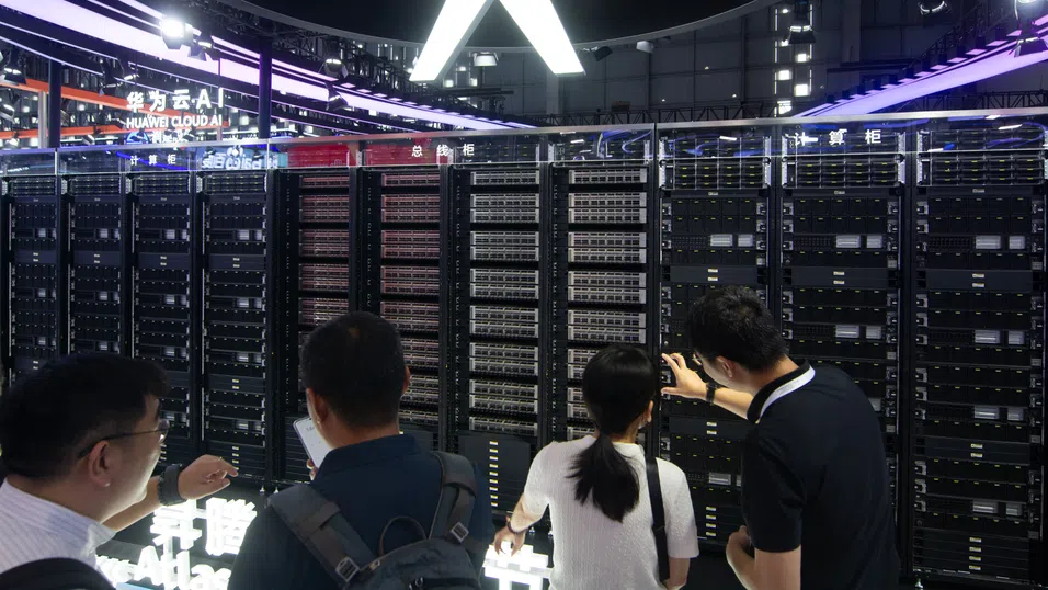 Huawei се похвали с „най-мощния в света“ клъстер от AI чипове