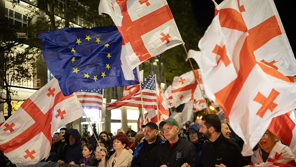 На пет минути от автокрацията: Как Грузия рязко се отклони от своя западен път