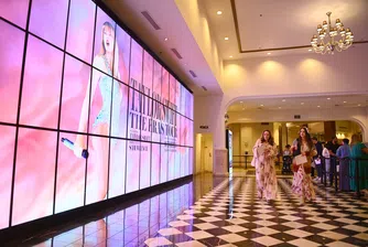 Parasocial е думата на 2025 г. според Cambridge Dictionary