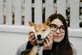 Как кучетата променят мозъка на стопаните си – чрез микробиома