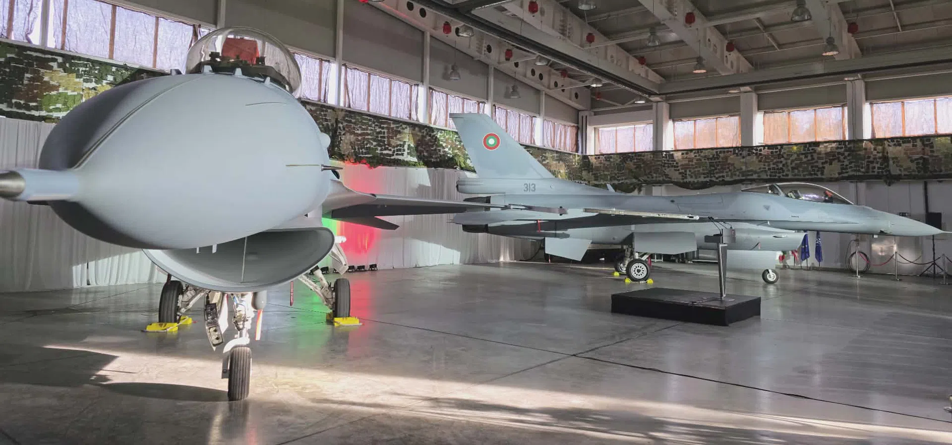 Първите осем изтребители F-16 Block 70 от САЩ вече са в България