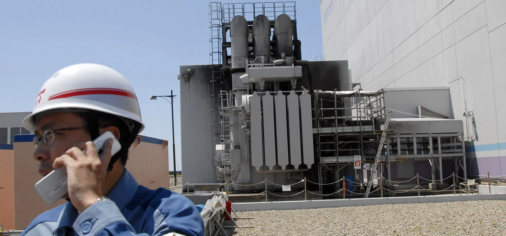 Япония ускорява завръщането към ядрената енергия въпреки съпротивата на обществото