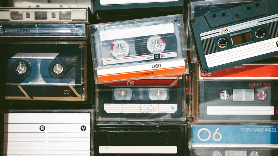 Уморени от изкуствения интелект, хората се посвещават на аналоговия начин на живот