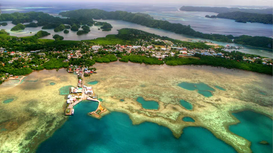 Гренландия и САЩ по тихоокеанския модел? Опитът на три острова