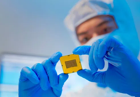 Глобална доминация с чипове Made in USA: Ще пробият ли САЩ Силициевия щит на Тайван