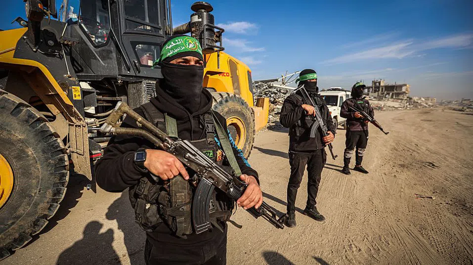 „Хамас“ затяга контрола в Газа, докато Тръмп настоява за прилагането на мирния план