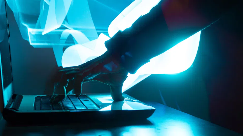 Как изтичат данни на милиони клиенти, без да падне нито една система