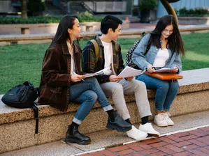 Струва ли си още университетът? Родителската борба за бъдещето в ерата на AI