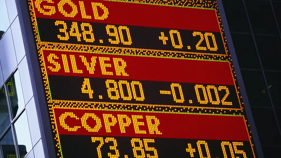 Металите на фокус: Златото се забавя, а Китай е презапасен с мед