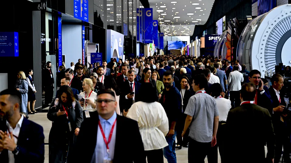 Петербургският икономически форум: Западните инвеститори ги няма, но децата на Кремъл са на линия