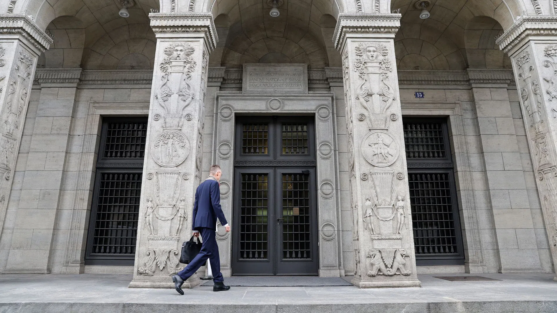 Швейцария навлиза в ерата на нулевите лихвени проценти