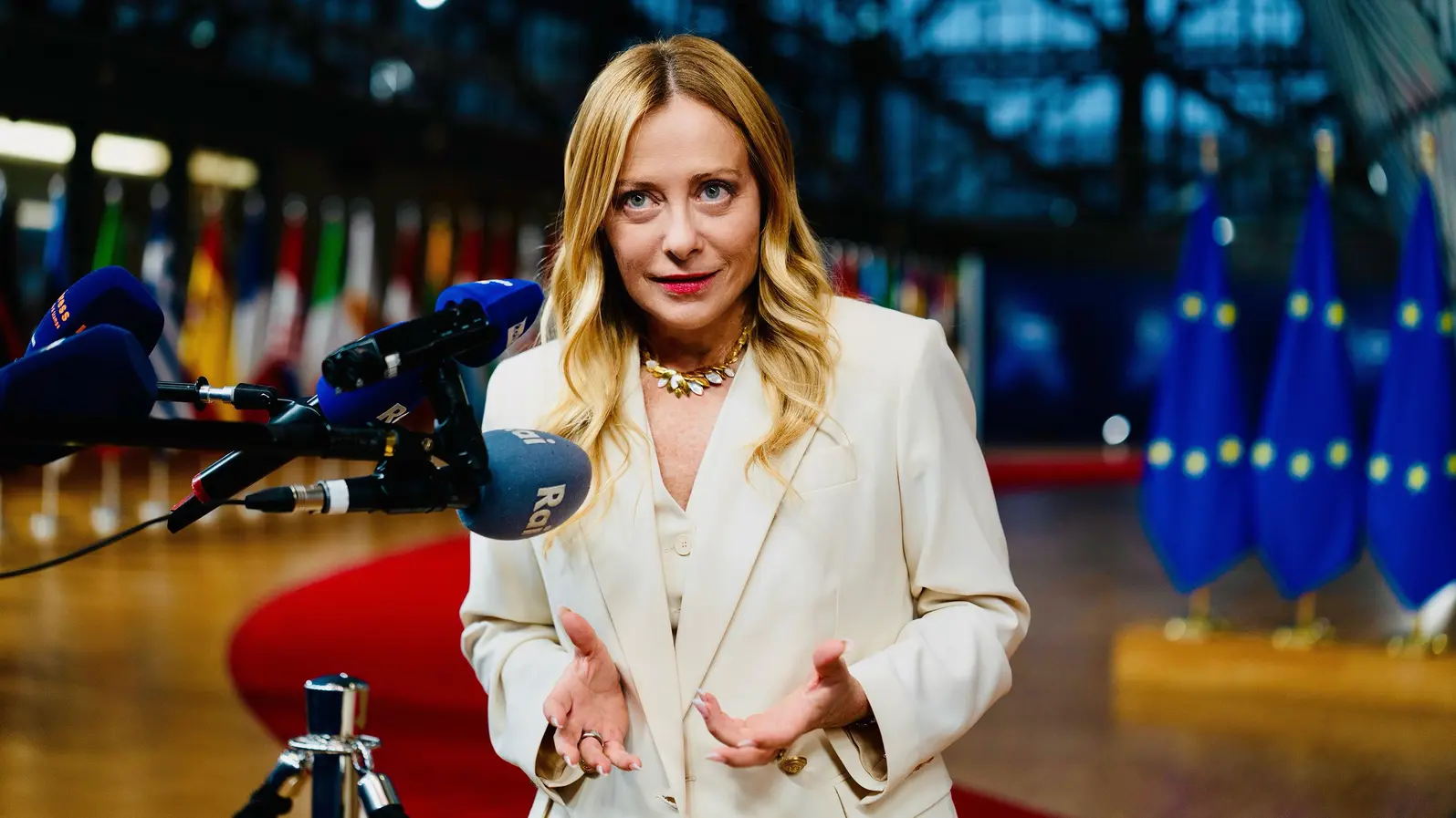 La Stampa: Мелони получава трибуна от ЕС преди изборите с Европейски съвет в Рим
