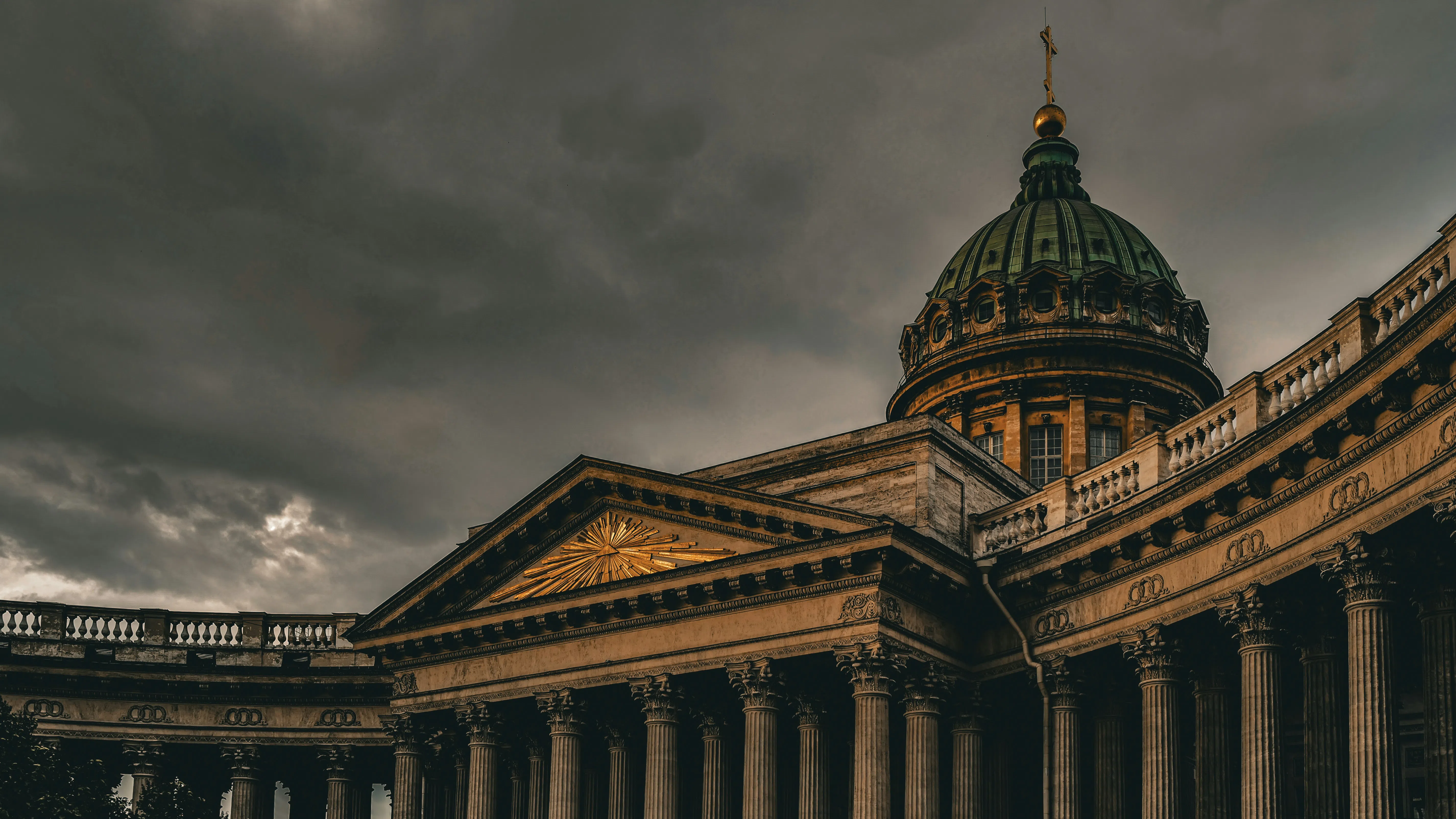 FT: Ирански ядрени експерти тайно се срещат с руски учени