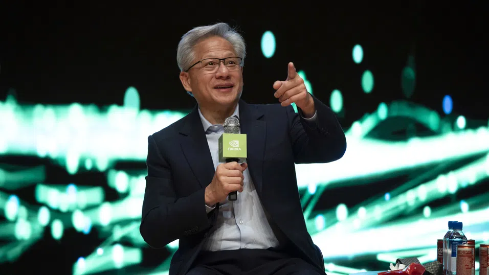 Уолстрийт гледа към Хуанг: Гласът му може да обърне или ускори спада в AI сектора