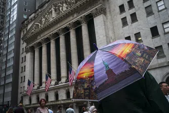 „Следпразничен махмурлук“: Американският пазар на акции започна декември колебливо