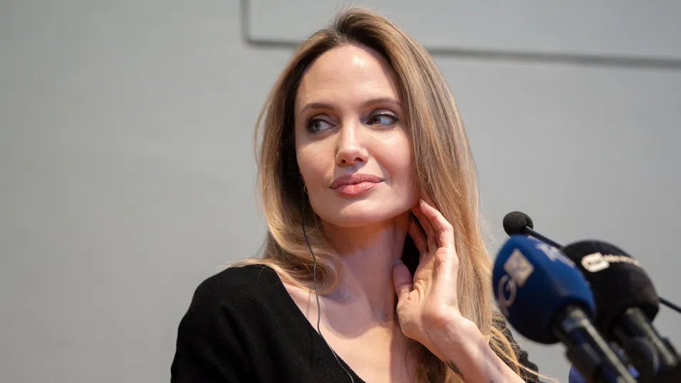 Анджелина Джоли: Децата ми гледаха как падам и се изправям на снимачната площадка