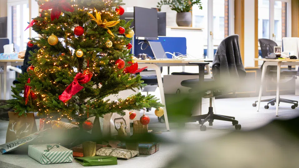 Готовността на българските работодатели за коледни бонуси намалява, отчитат от БТПП