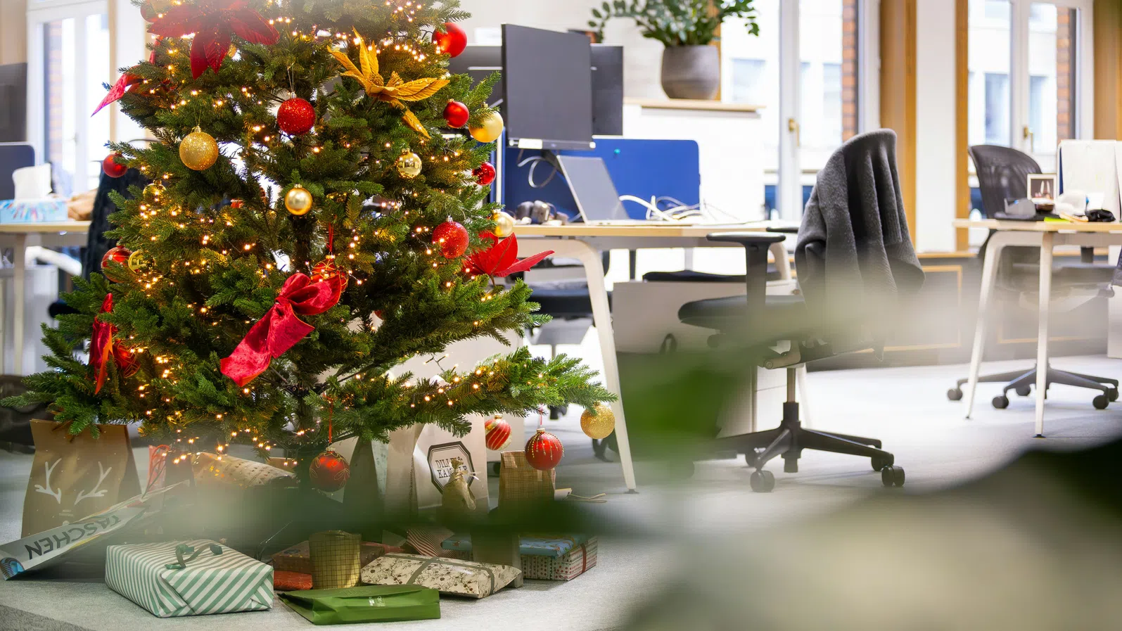 Готовността на българските работодатели за коледни бонуси намалява, отчитат от БТПП