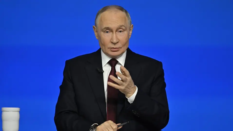 „Черният август“ отново тегне над Русия, но Путин омаловажава кризата